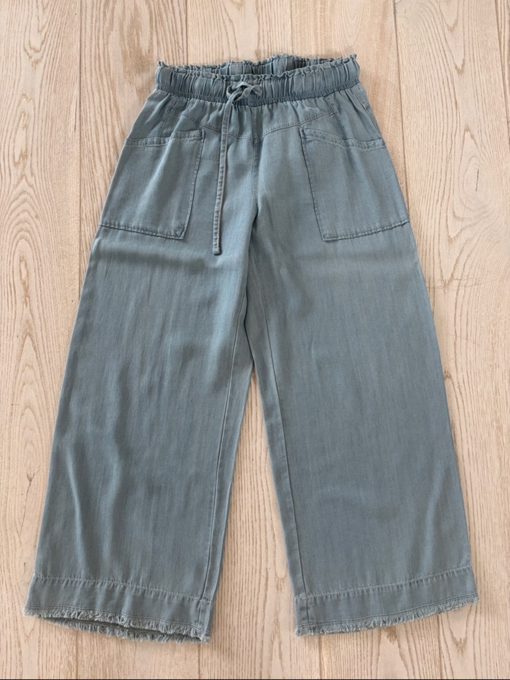 Melissa Nepton size XS chambray pants.